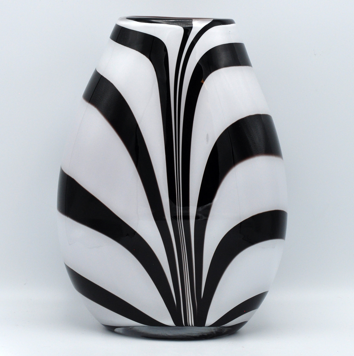 Loranto + Zebra vaas, zwart-wit rood van binnen, plat 